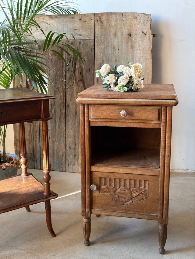 Tavolino ausiliario in legno francese