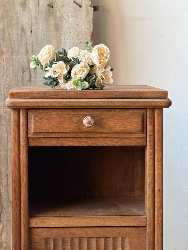 Tavolino ausiliario in legno francese