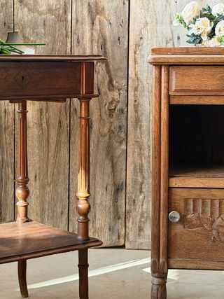 Mesita auxiliar de madera francesa