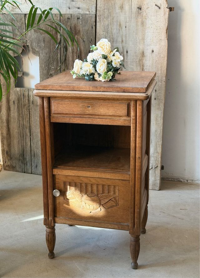 Tavolino ausiliario in legno francese