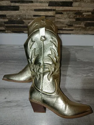 Botas cowboy doradas talla 41