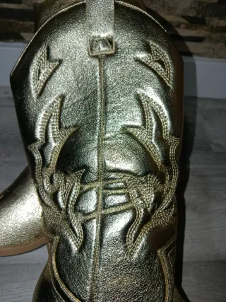 Botas cowboy doradas talla 41