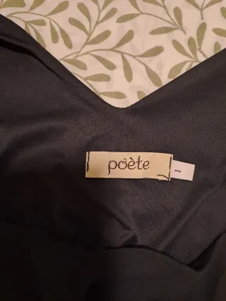 Camisa Poète gasa negra manga murciélago