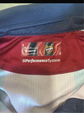 Conjunto Macron Fútbol Rojo y Azul