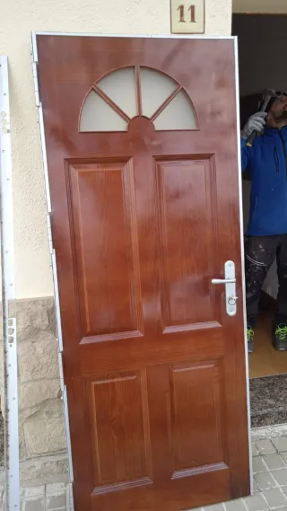 Puerta blindada de calle