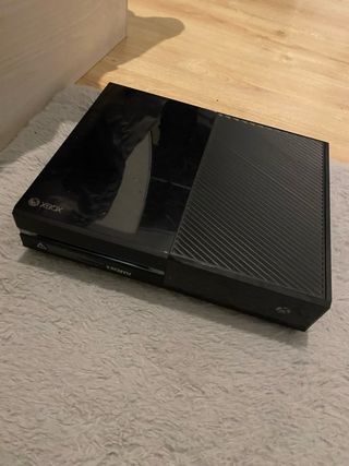 Xbox One Negra + Mando Blanco