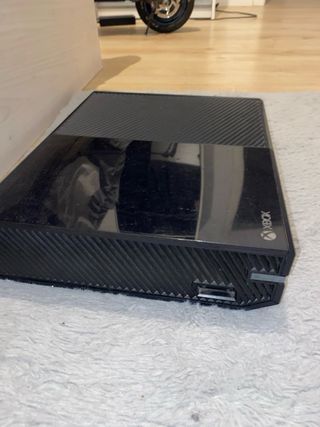 Xbox One Negra + Mando Blanco