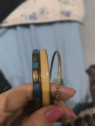 Lote de pulseras variadas