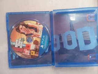 PS4 1TB + GTA V + TLOU 2 + PES2021