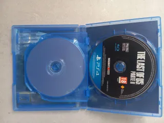 PS4 1TB + GTA V + TLOU 2 + PES2021