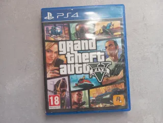 PS4 1TB + GTA V + TLOU 2 + PES2021