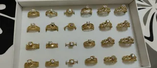 Anillos de latón con circonita
