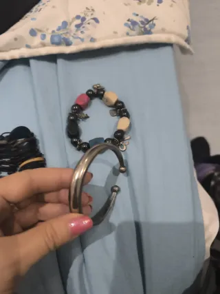 Lote de pulseras variadas