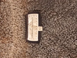 Chaqueta de piel auténtica bordada