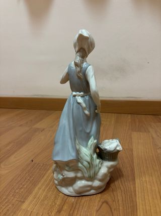 Figura Lladro Niña con Pajarito