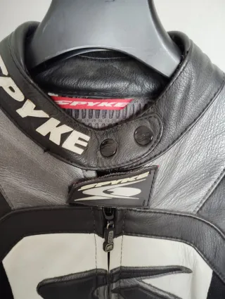 Mono Spyke Cuero Negro Blanco Gris