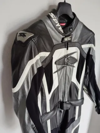 Mono Spyke Cuero Negro Blanco Gris