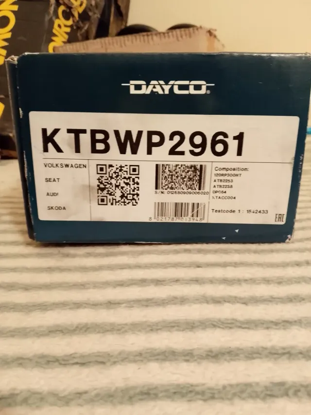 Kit Distribución DAYCO KTBWP2961 VAG