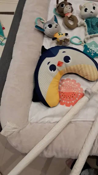 Parque infantil bebé con juguetes.  Marca Tynilove