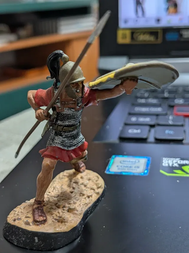 Figura in piombo di soldato romano