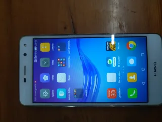 Móvil Huawei Blanco y Dorado