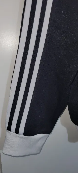 Chaqueta Adidas Classic negra y blanca