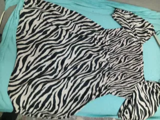 Vestido cebra mangas abullonadas