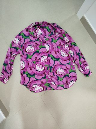 Blusa Estampada Flores Rosa y Verde