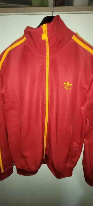 Chaqueta Adidas classic roja y amarilla