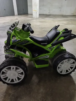 Quad eléctrico Kawasaki 12V