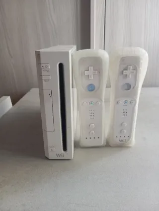 Nintendo Wii + 2 Telecomandi Originali