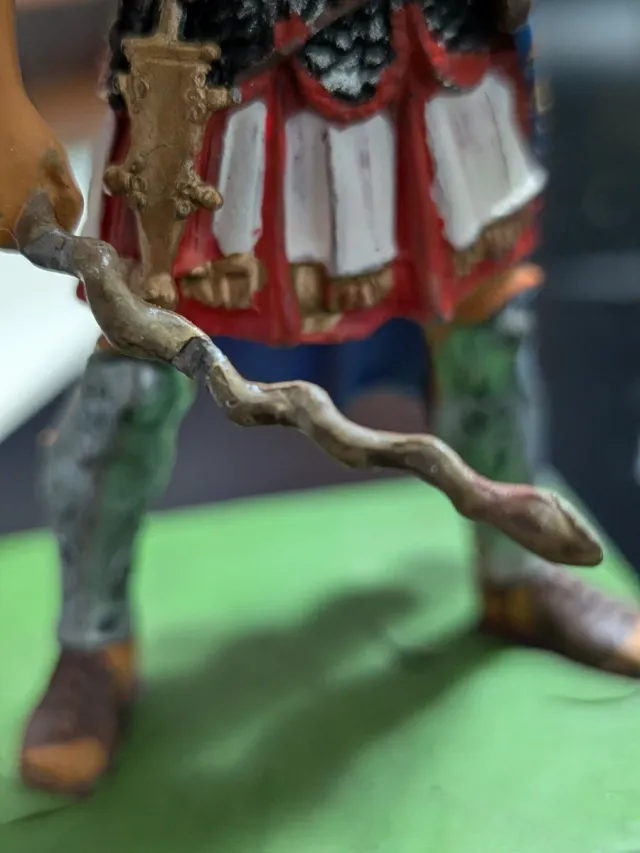 Figura in piombo di un centurione romano