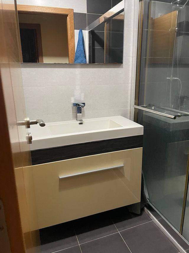 Mueble Lavabo Colgante Beige y Marrón