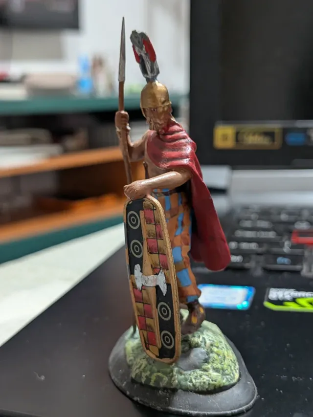 Figura in piombo di un capo senón