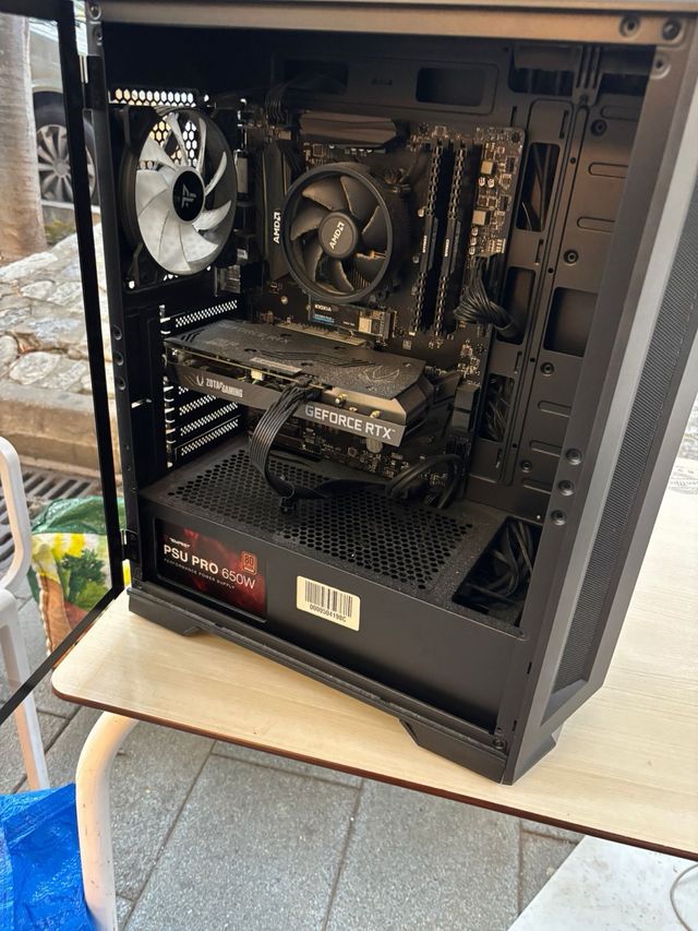 PC Gamer Tempest PSU PRO 650W