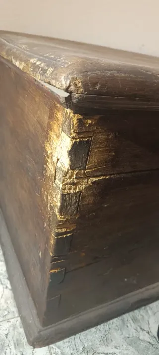 Baúl de madera antiguo( precio negociable)