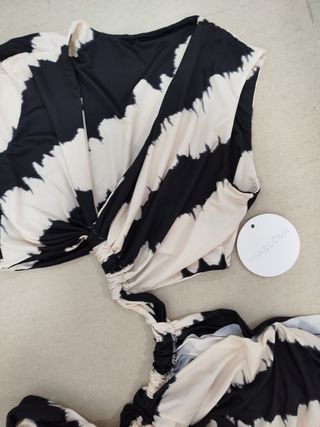 Vestido largo estampado beige y negro