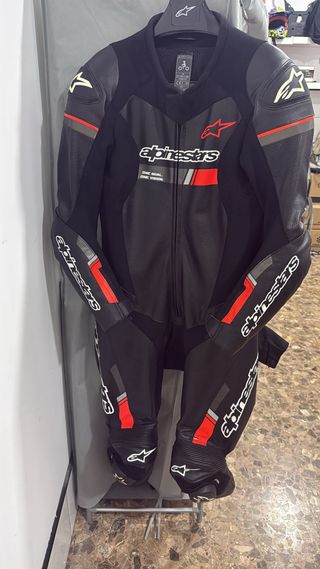 Mono Alpinestars GP FORCE V2 1 pieza talla 52