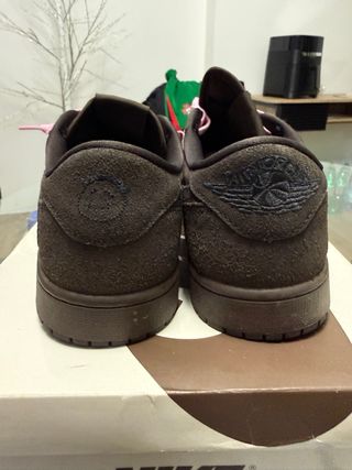 Jordan 1 Low Travis Scott velvet brown