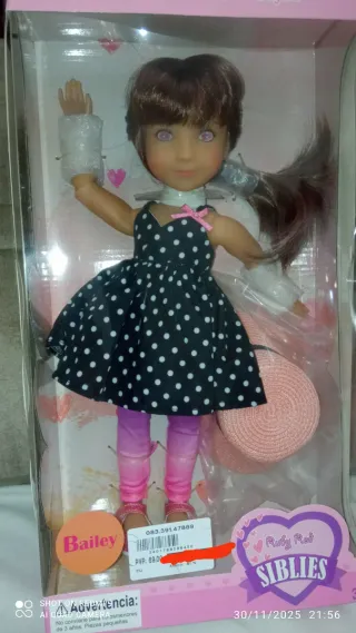 Muñeca Ruby Red SIBLIES Bailey