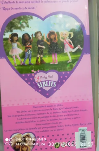 Muñeca Ruby Red SIBLIES Bailey