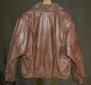 Chaqueta de cuero marrón