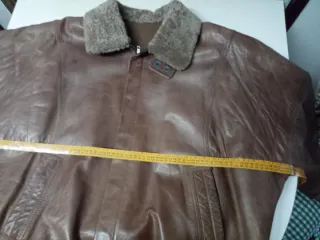Chaqueta de cuero marrón