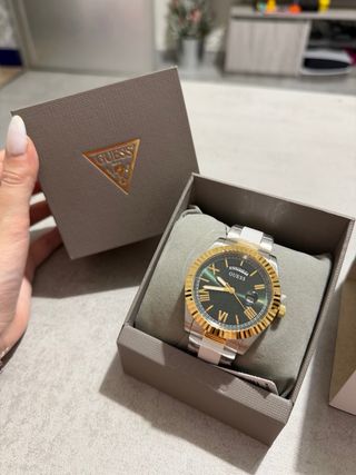 Reloj Guess Dorado y Plateado