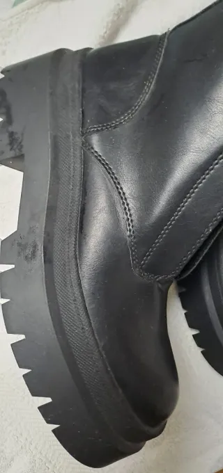 Botas negras Nuevas con cremallera, talla 39