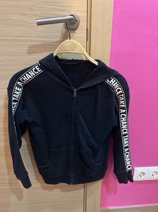 Chaqueta de chándal negra con logo