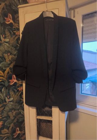 Blazer ZARA Negro manga fruncida