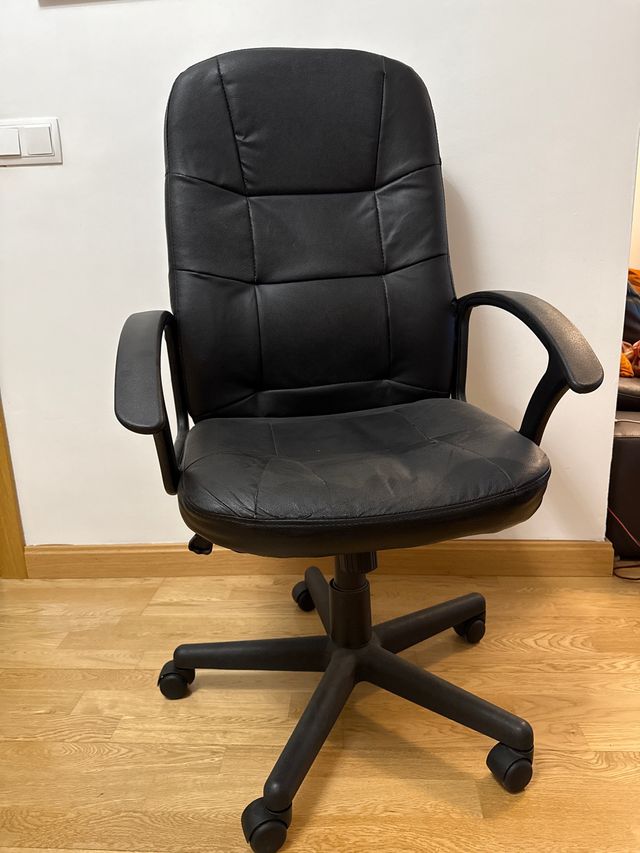 Sillón de oficina con ruedas