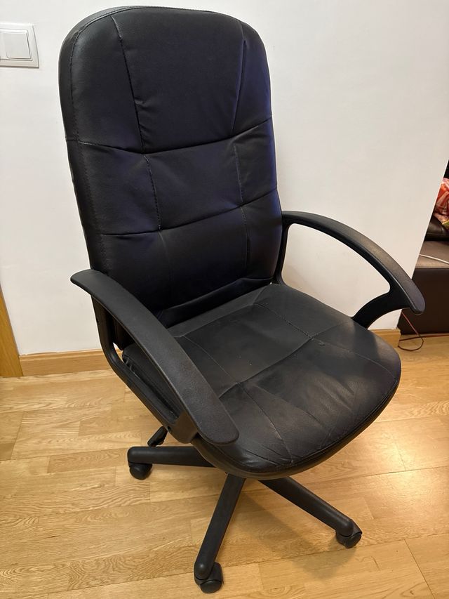 Sillón de oficina con ruedas