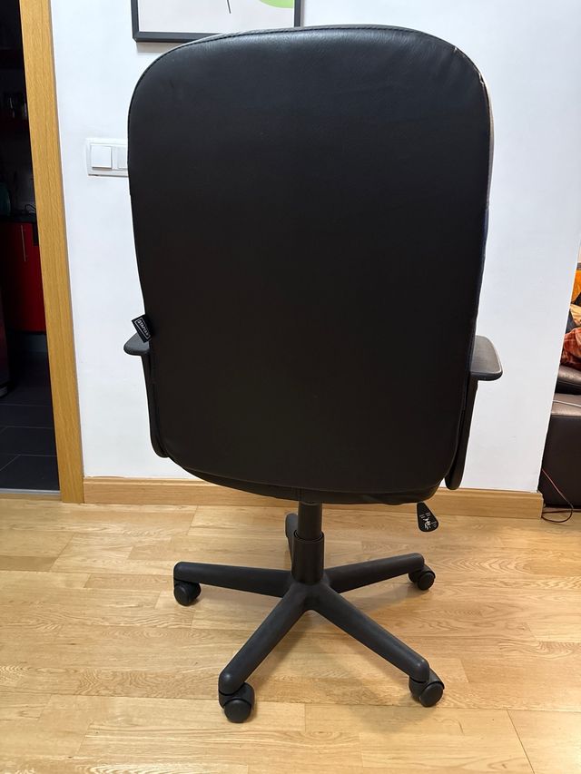 Sillón de oficina con ruedas